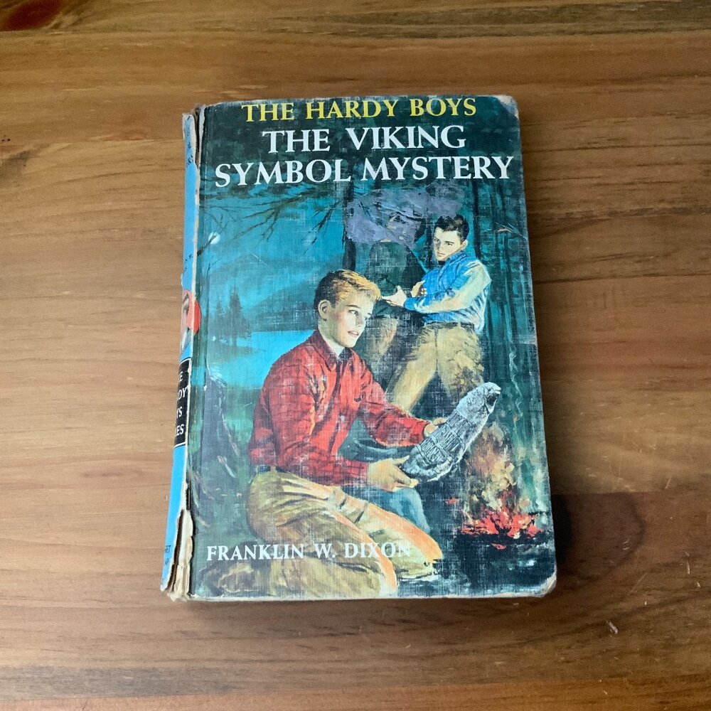 VINTAGE BOOK THE HARDY BOYS THE VIKING SYMBOL MYSTERY 1965